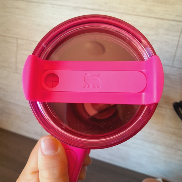 Stanley LV 40 ounce Tumbler hot pink - Picture 4 of 5